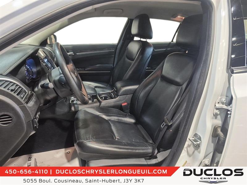 chrysler 300 2022 - 13