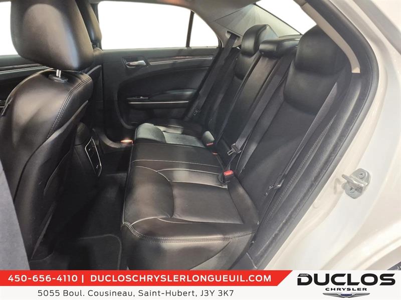 chrysler 300 2022 - 14