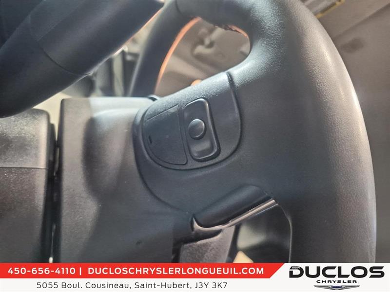 chrysler 300 2022 - 17