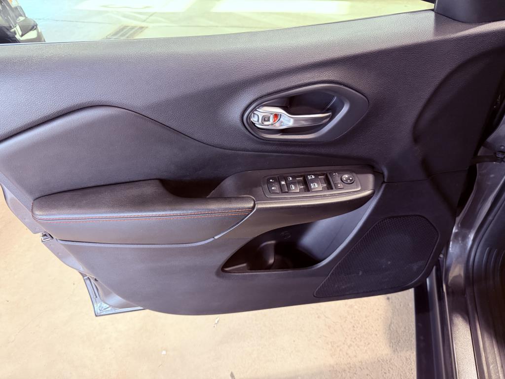 jeep Cherokee 2020 - 9