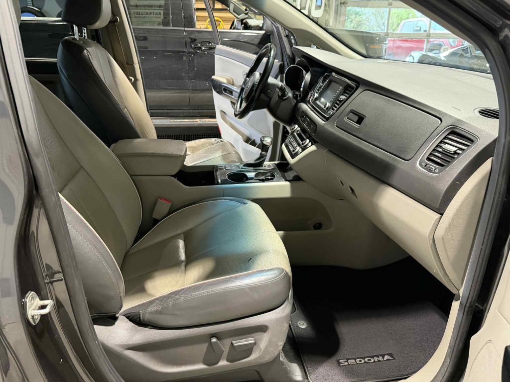 kia Sedona 2018 - 3
