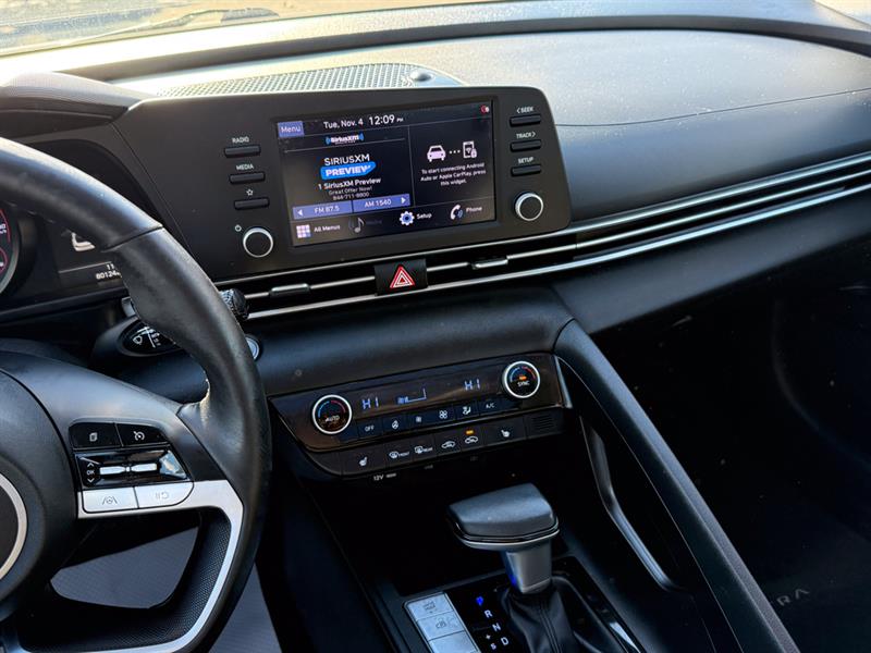 hyundai Elantra 2022 - 17