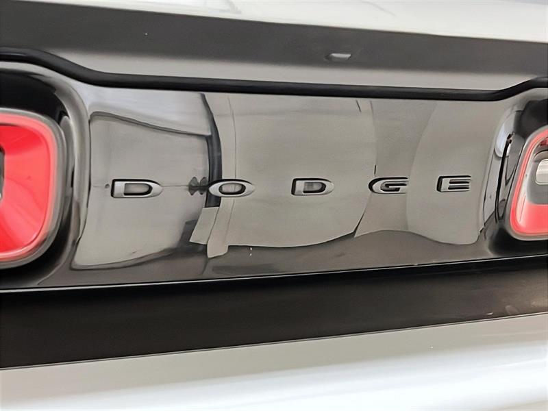 dodge Challenger 2022 - 25