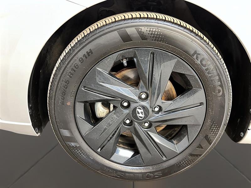 hyundai Elantra 2023 - 25