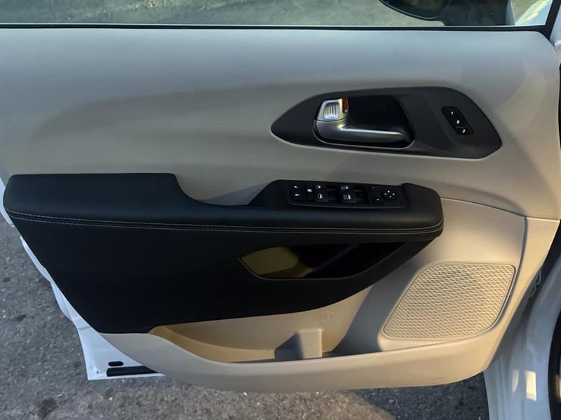 chrysler Pacifica 2024 - 28