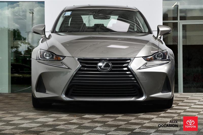 lexus IS 300 2017 - 2