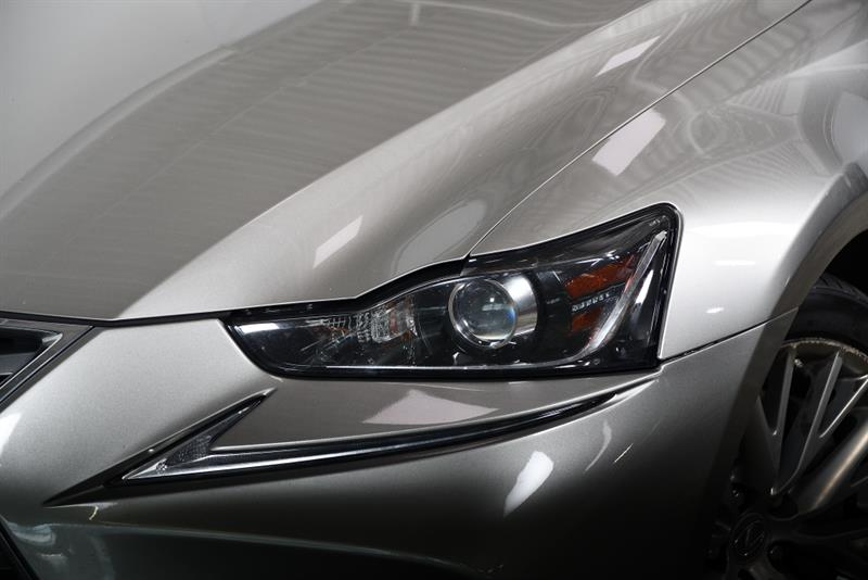 lexus IS 300 2017 - 6