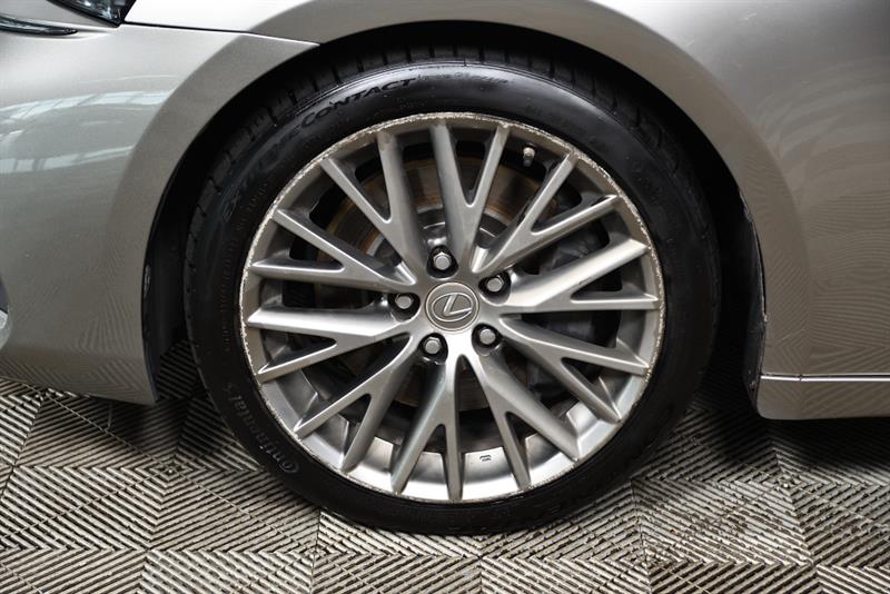 lexus IS 300 2017 - 9