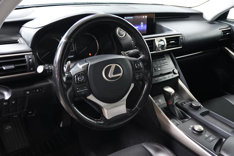 lexus IS 300 2017 - 10