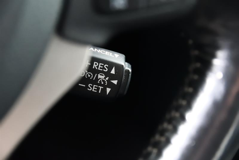 lexus IS 300 2017 - 27