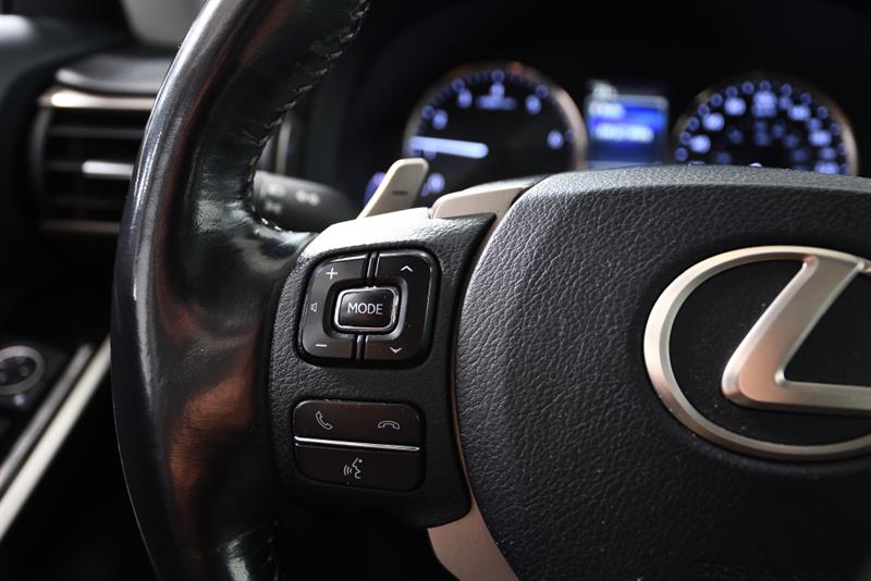 lexus IS 300 2017 - 28