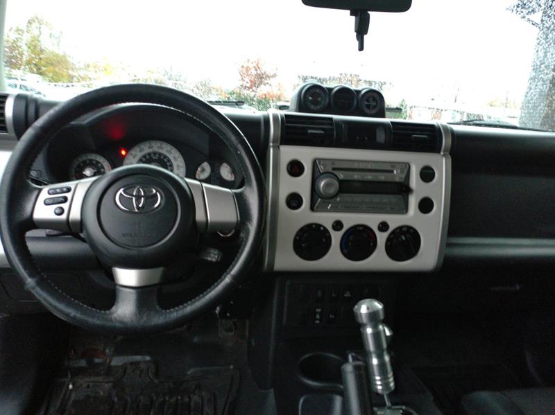 toyota FJ Cruiser 2008 - 12
