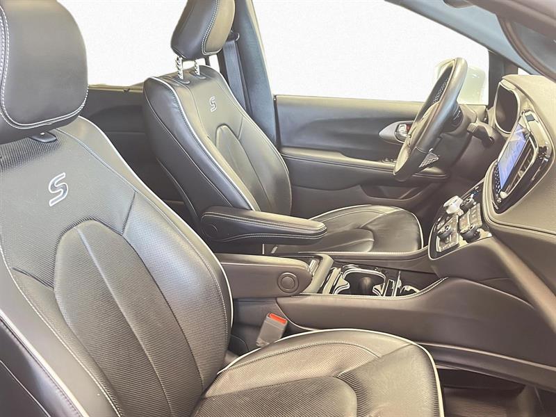 chrysler Pacifica 2022 - 16