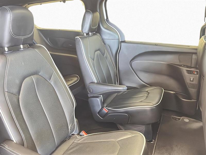 chrysler Pacifica 2022 - 17