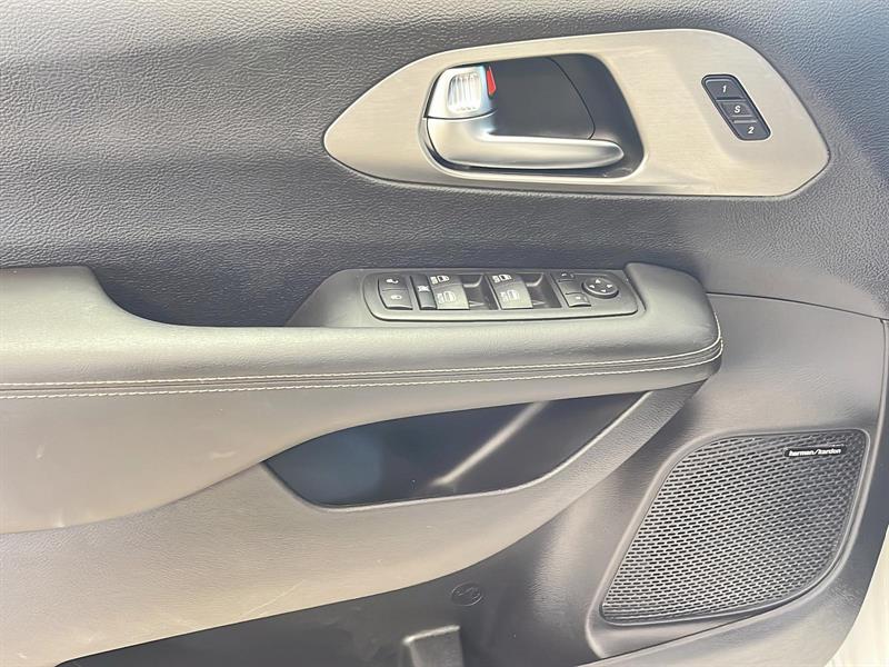 chrysler Pacifica 2022 - 34