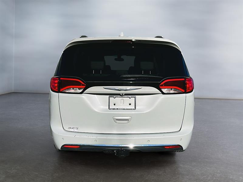 chrysler Pacifica 2017 - 8