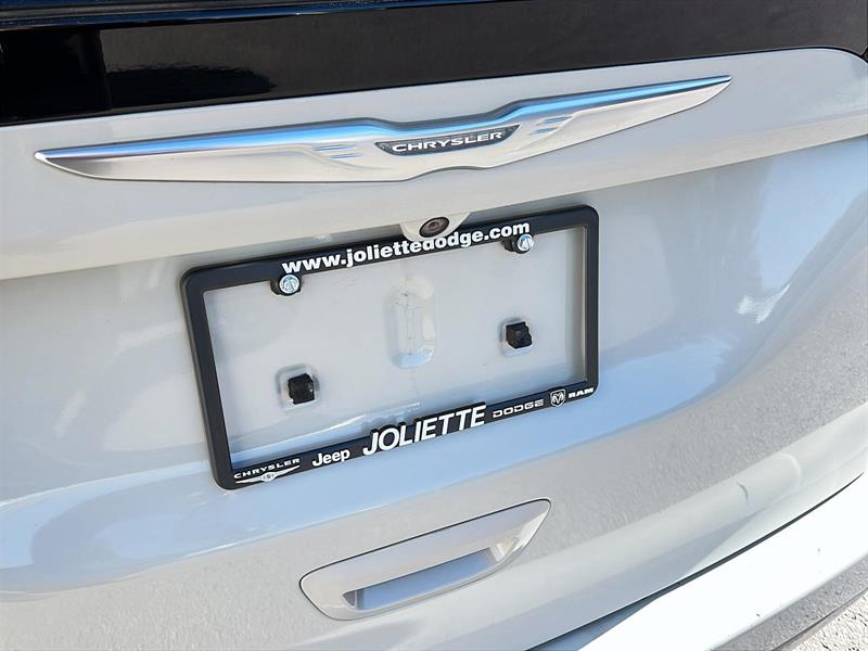 chrysler Pacifica 2017 - 12