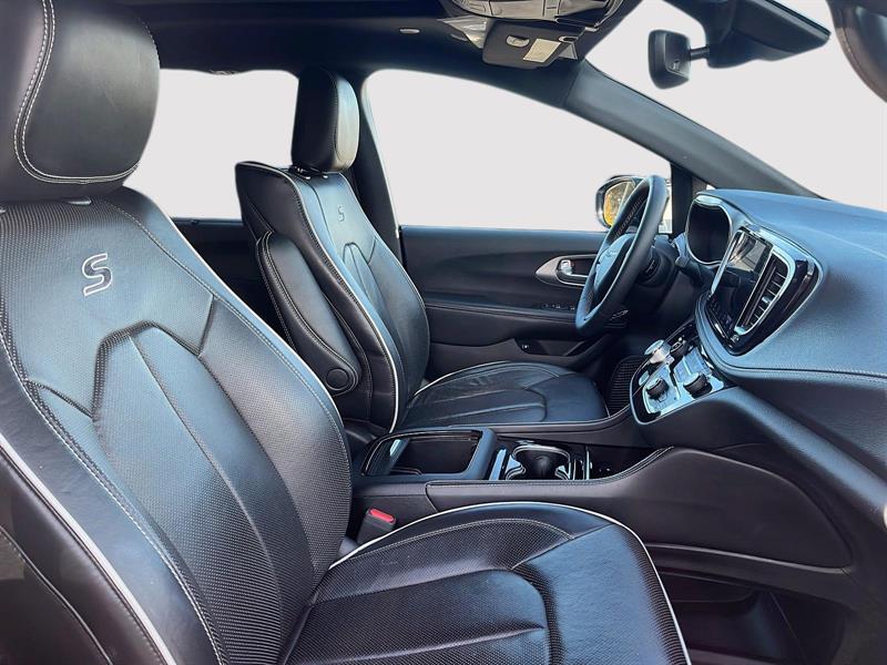 chrysler Pacifica Hybrid 2023 - 16