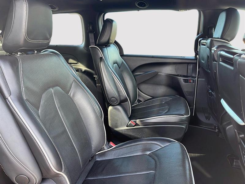 chrysler Pacifica Hybrid 2023 - 17