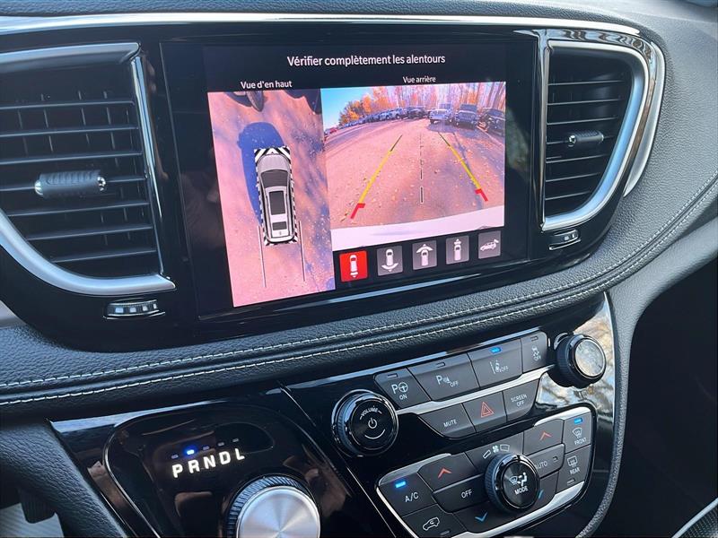 chrysler Pacifica Hybrid 2023 - 25