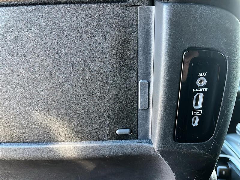 chrysler Pacifica Hybrid 2023 - 36