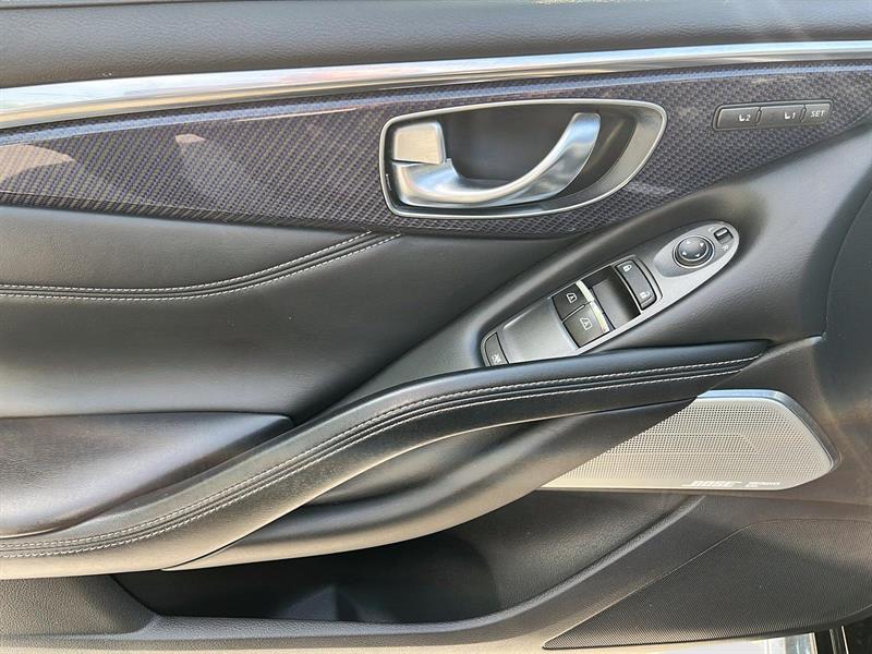 infiniti Q60 2017 - 32