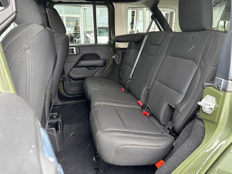 jeep Wrangler Unlimited 2021 - 12