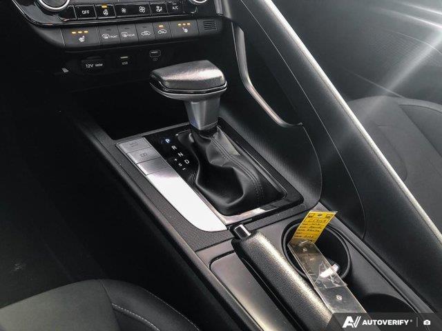 hyundai Elantra 2022 - 17