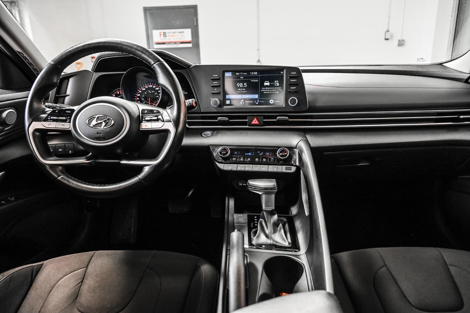 hyundai Elantra 2022 - 25