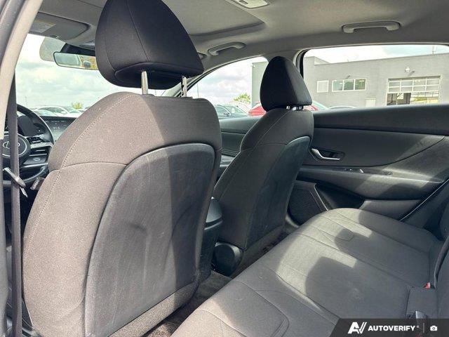 hyundai Elantra 2022 - 26