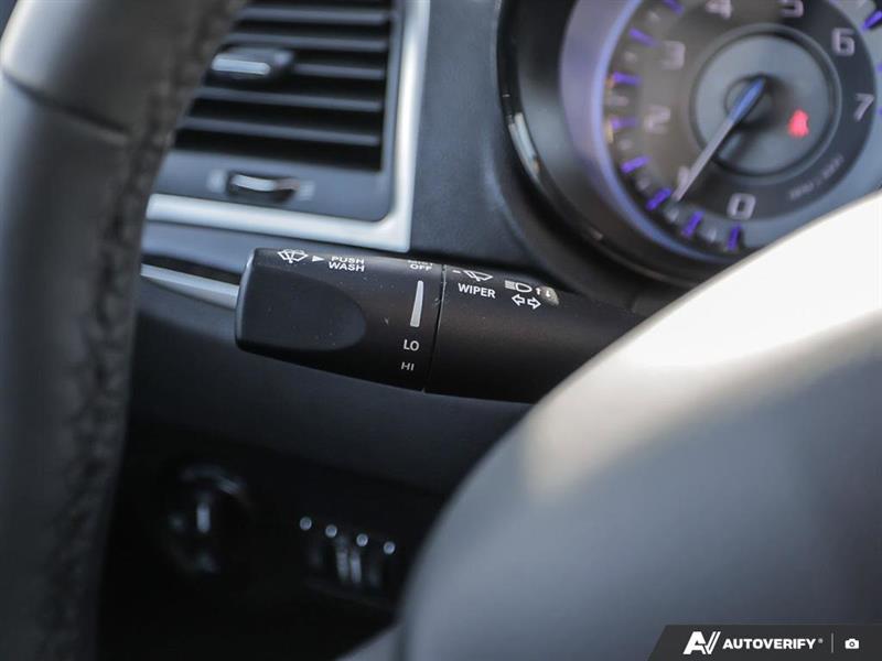 chrysler 300 2023 - 9