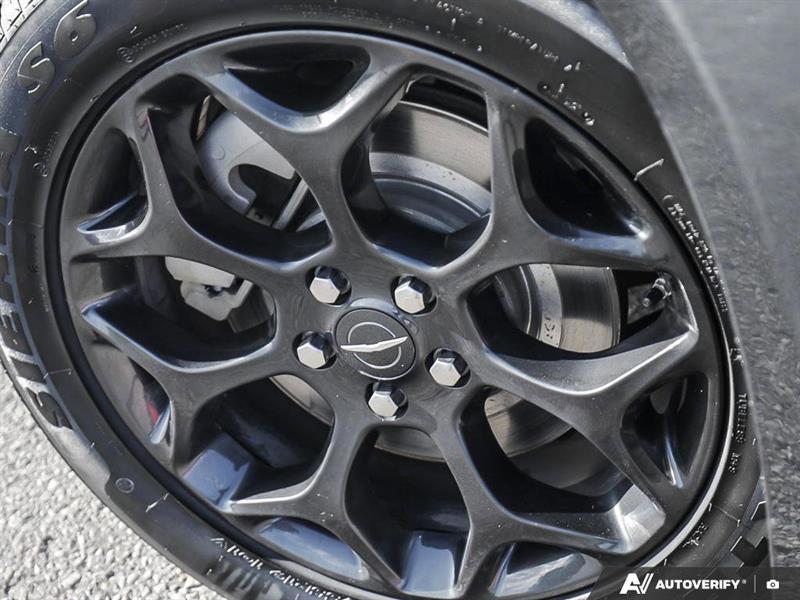 chrysler 300 2023 - 19