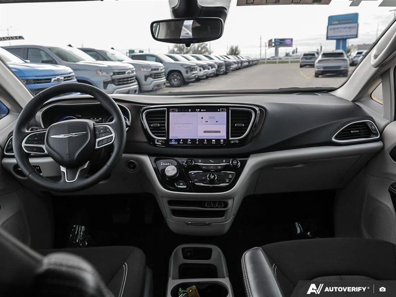 chrysler Grand Caravan 2024 - 27