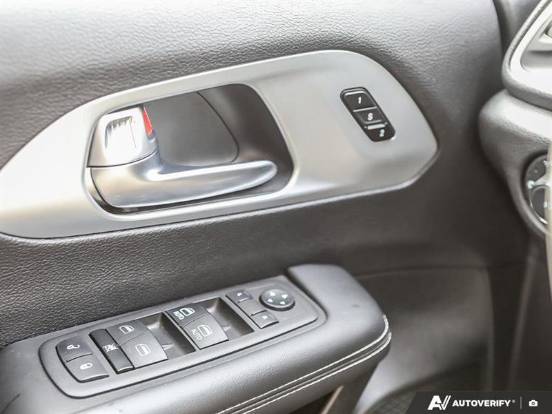 chrysler Pacifica 2023 - 11