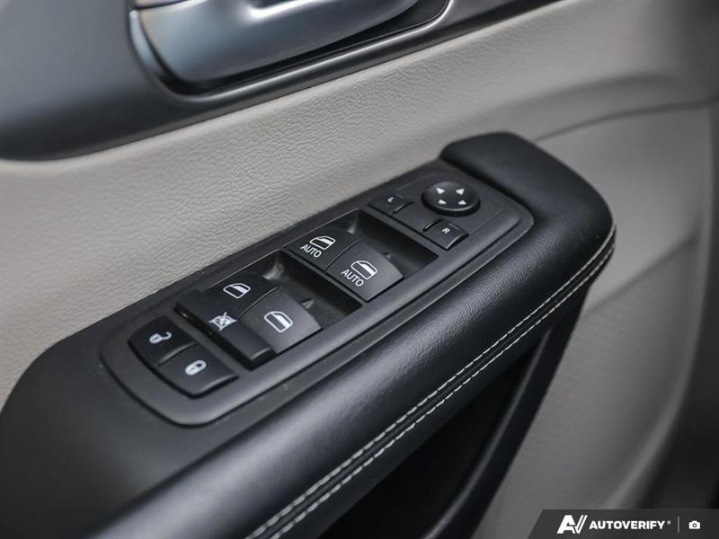 chrysler Pacifica 2023 - 12