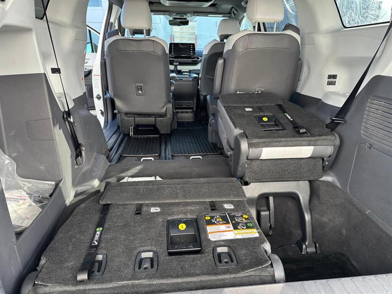 toyota Sienna 2022 - 39