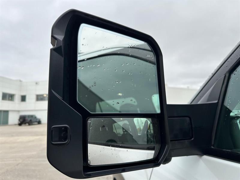 toyota Sequoia 2024 - 14