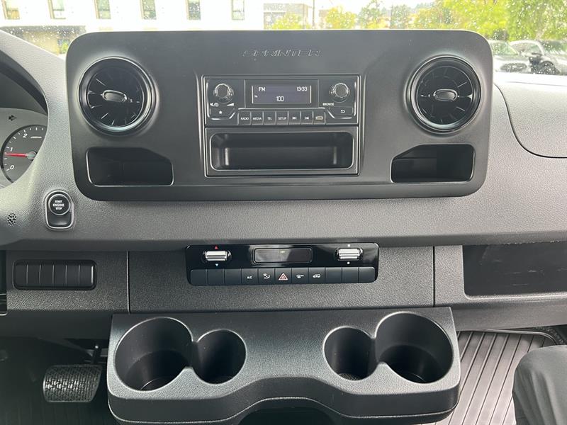 mercedes-benz Sprinter Cargo Van 2022 - 19