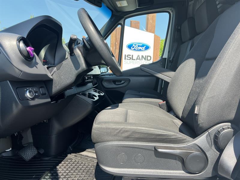 mercedes-benz Sprinter Cargo Van 2022 - 21