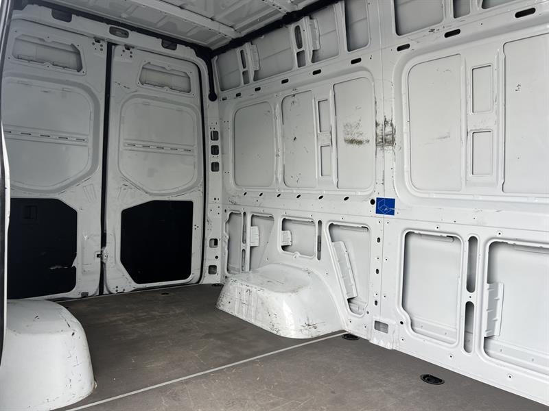 mercedes-benz Sprinter Cargo Van 2022 - 23