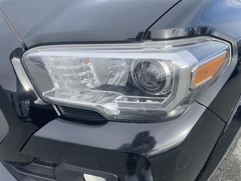 toyota Tacoma 2022 - 13