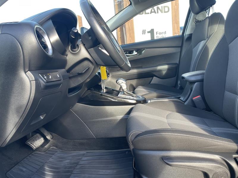 kia Forte 2023 - 21