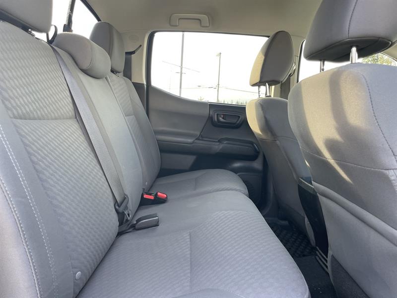 toyota Tacoma 2021 - 24