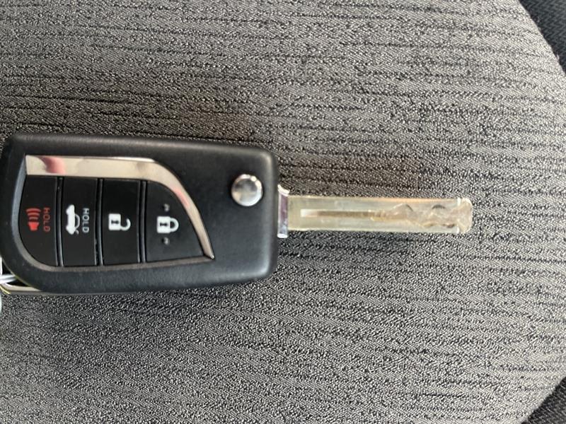 toyota Camry 2022 - 19