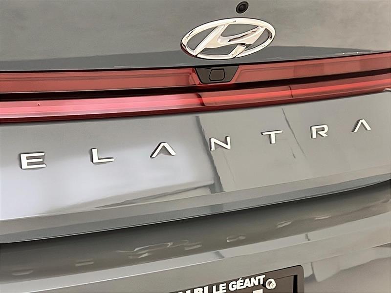hyundai Elantra 2022 - 25