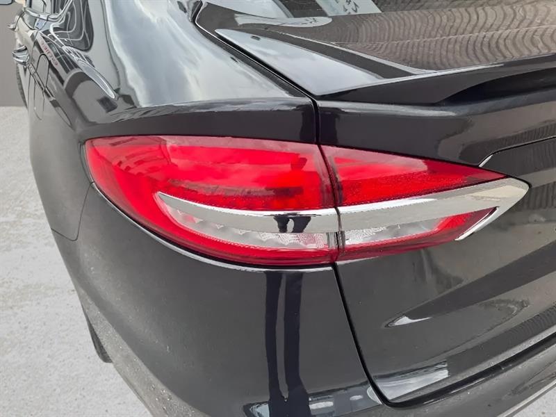 ford Fusion Energi 2020 - 11