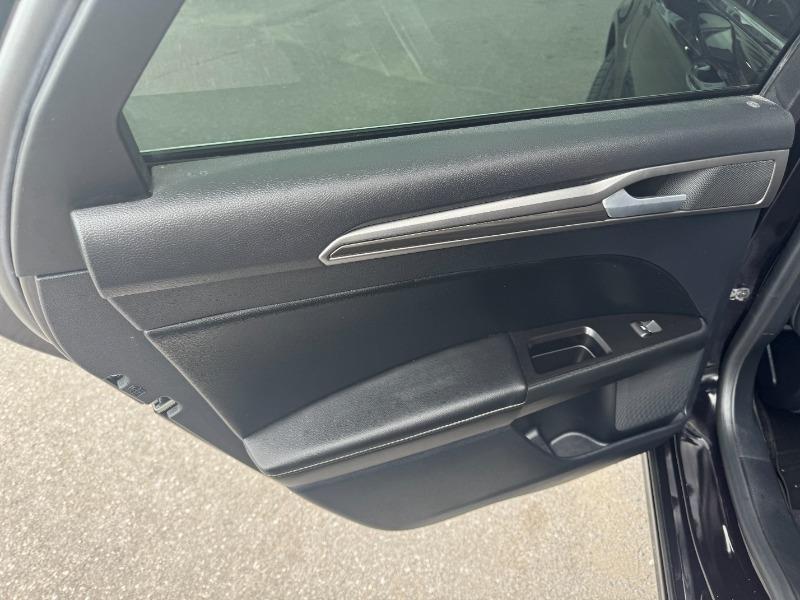 ford Fusion Energi 2020 - 19