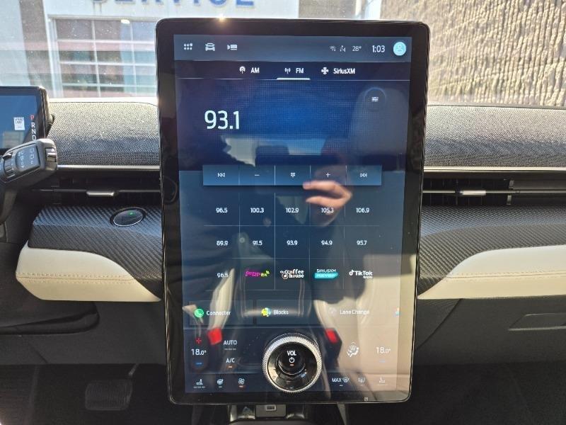 ford Mustang Mach-E 2022 - 26