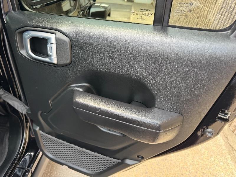 jeep Gladiator 2021 - 25