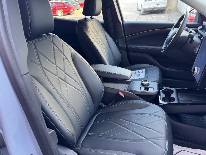 ford Mustang Mach-E 2024 - 24